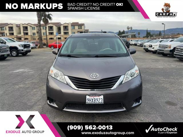 $8995 : 2012 Sienna LE image 3