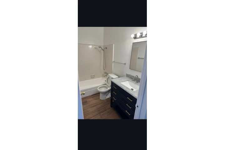 $2200 : renta image 3