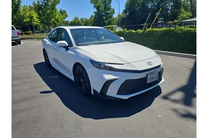 $30495 : Toyota Camry 2026 SE 4dr Sed image 1