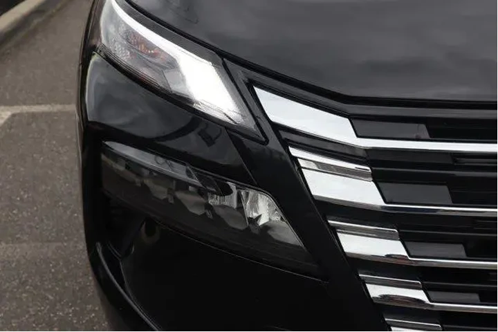 $22281 : Nissan Rogue 2025 AWD SV 4dr image 10