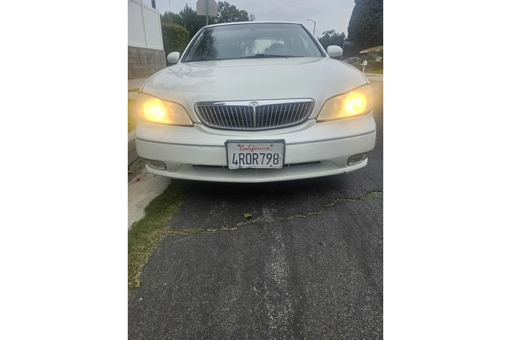$3900 : 2001 infinity I30 image 3