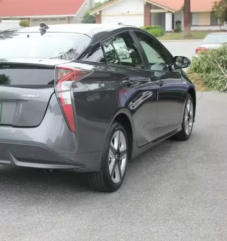 $7700 : 2016 TOYOTA PRIUS III image 4