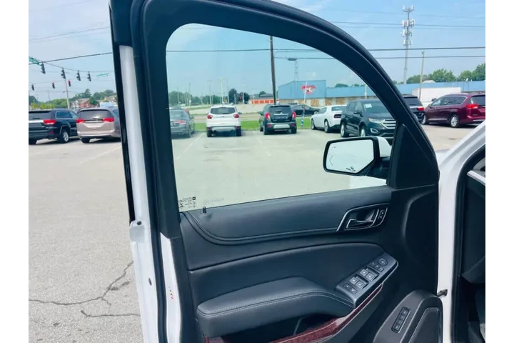 $32500 : 2019 GMC Yukon SLT image 10