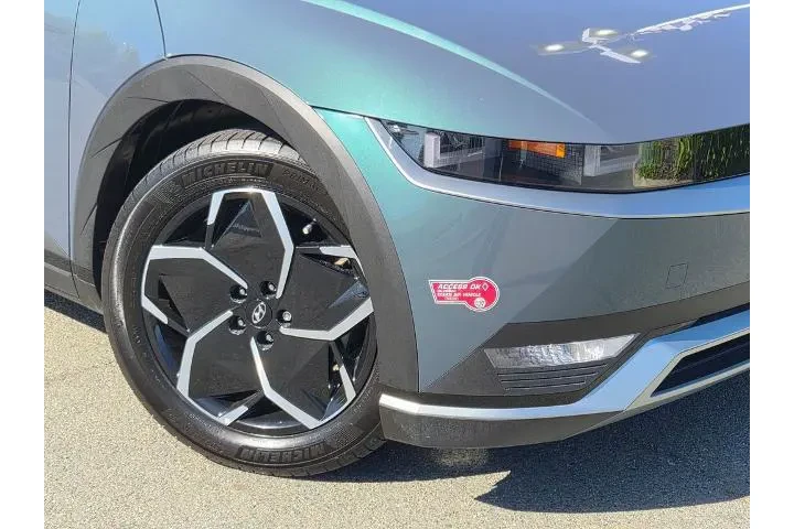 $23900 : Hyundai IONIQ 5 2024 SE 4dr image 9