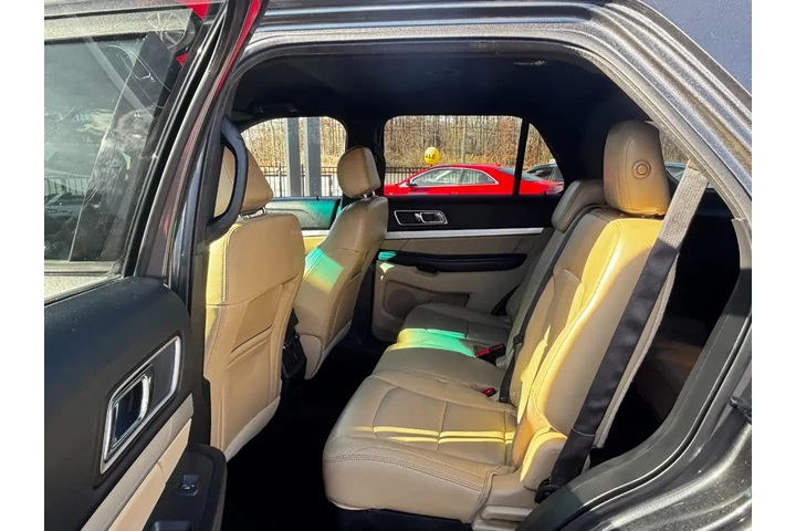 $16995 : 2016 Explorer image 6