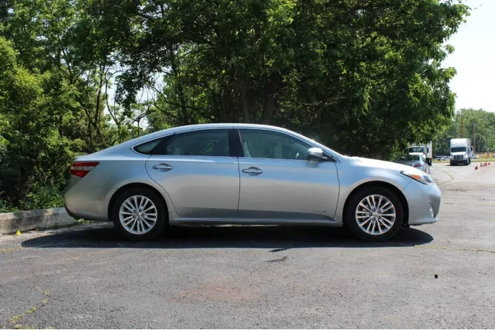 2015 Avalon Hybrid XLE Touring image 4