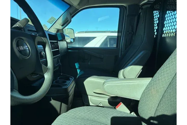 $30807 : GMC Savana 2024 2500 3dr Car image 5