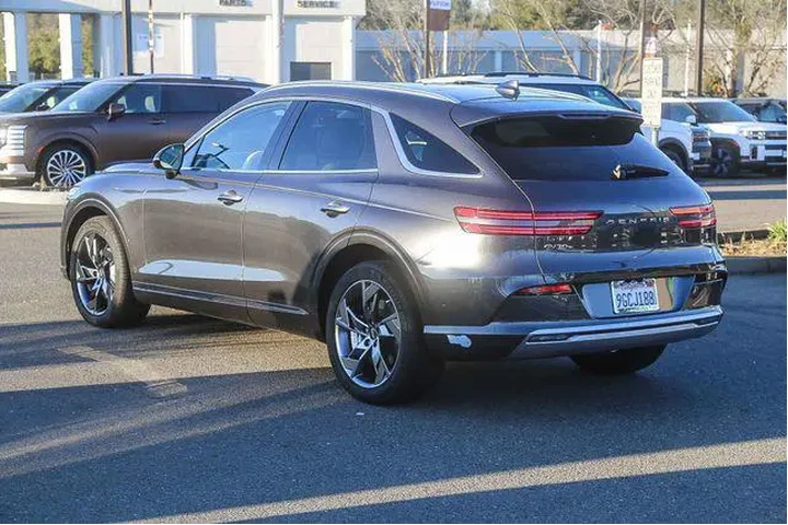$37892 : Genesis Electrified GV70 202 image 2
