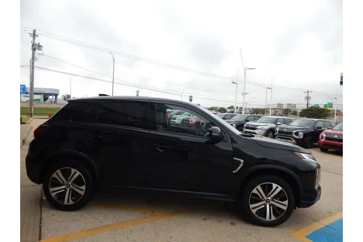 $22774 : Mitsubishi Outlander Sport 2 image 6