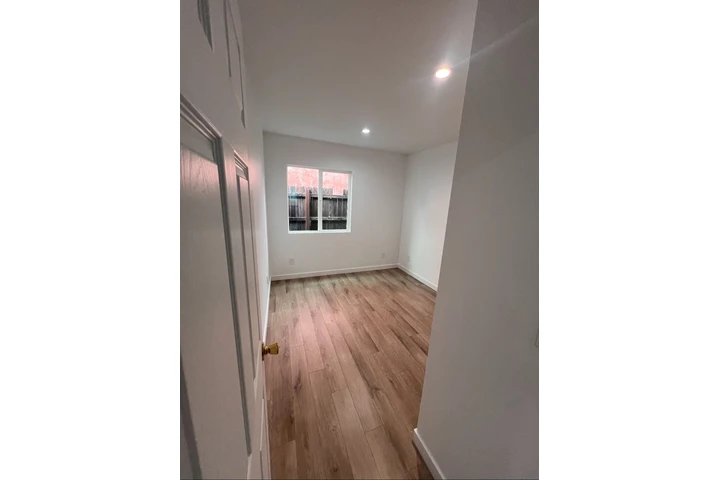 $1 : SE RENTA 2 Recamaras!!! image 6