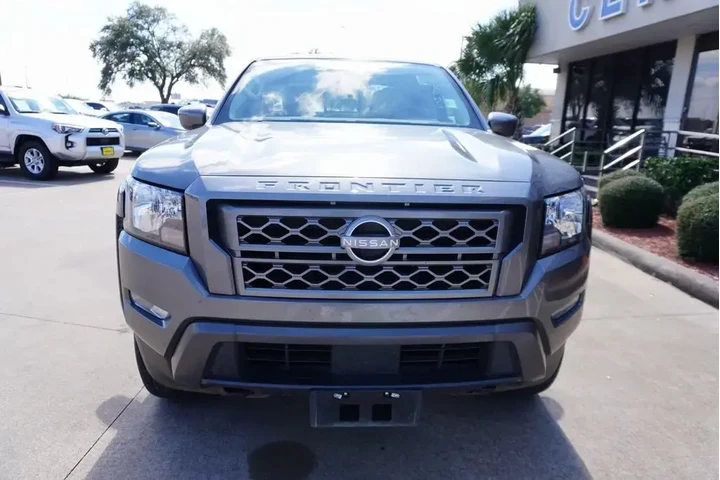 $31988 : Nissan Frontier 2024 4x4 S 4 image 2