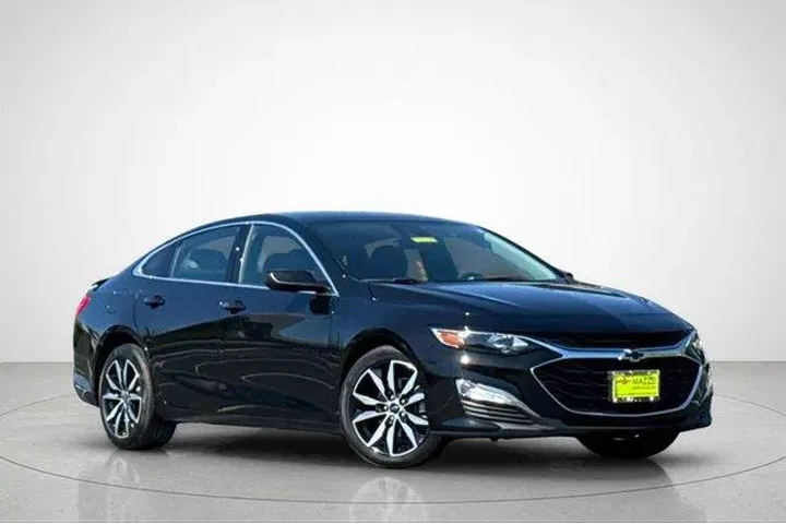 $21354 : Chevrolet Malibu 2025 RS 4dr image 2