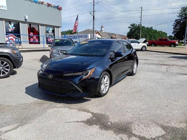 $19900 : 2019 Corolla Hatchback SE image 2