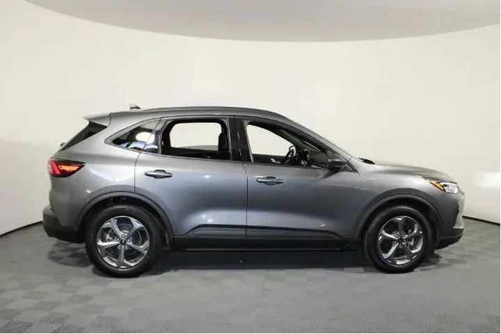 $22800 : Ford Escape 2025 ST-Line 4dr image 3