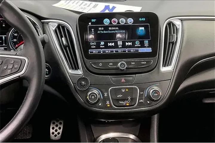 $8990 : Chevrolet Malibu 2016 LT 4dr image 6