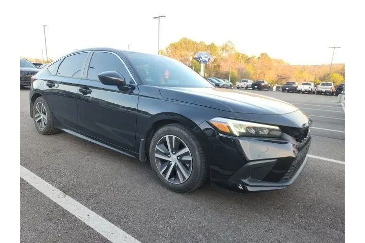 $21790 : Honda Civic 2023 LX 4dr Hatc image 1