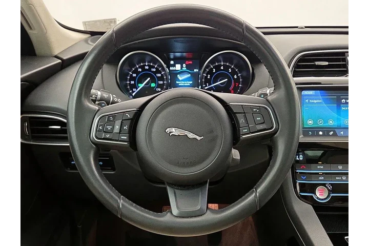 $25998 : Jaguar F-PACE 2020 AWD 25t P image 10