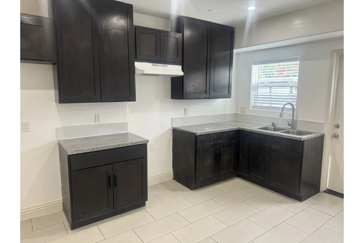 $2000 : Casita de atras en renta image 10