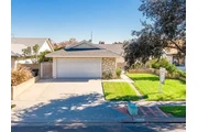 Cerritos. Subject has 3 bedroo en Los Angeles
