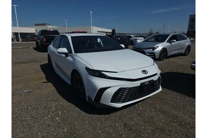 $37900 : Toyota Camry 2026 SE 4dr Sed image 1