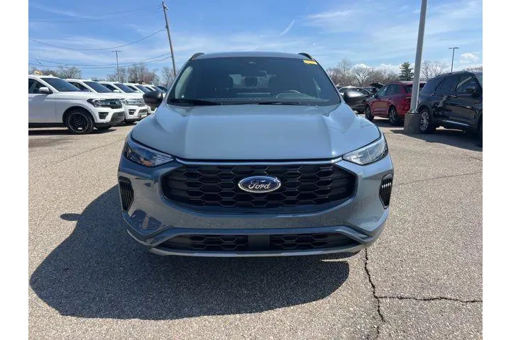 $24992 : Ford Escape 2023 AWD ST-Line image 2