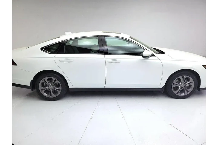 $27998 : Honda Accord 2024 EX 4dr Sed image 4
