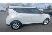 $19573 : Kia Soul 2023 LX 4dr Crossov thumbnail