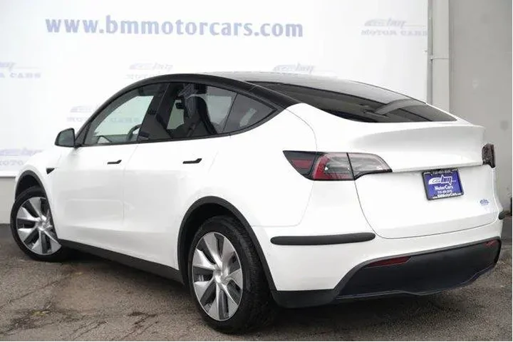 $22900 : Tesla Model Y 2021 AWD Long image 4
