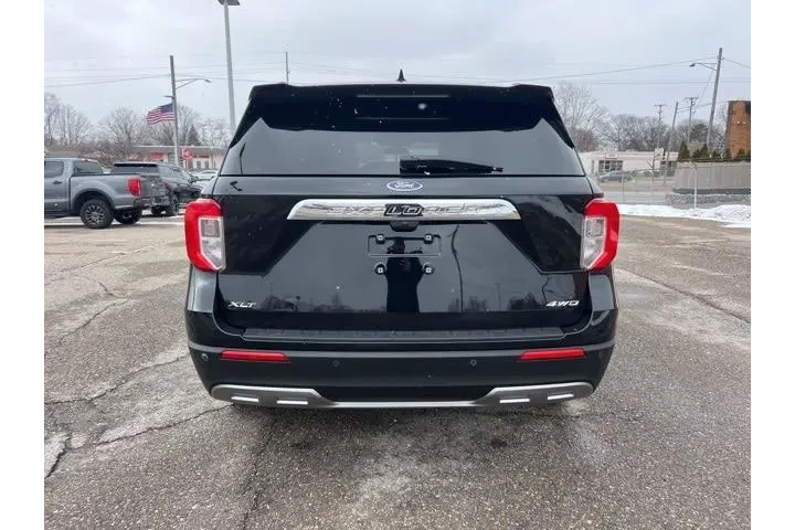 $27345 : Ford Explorer 2023 AWD XLT 4 image 5