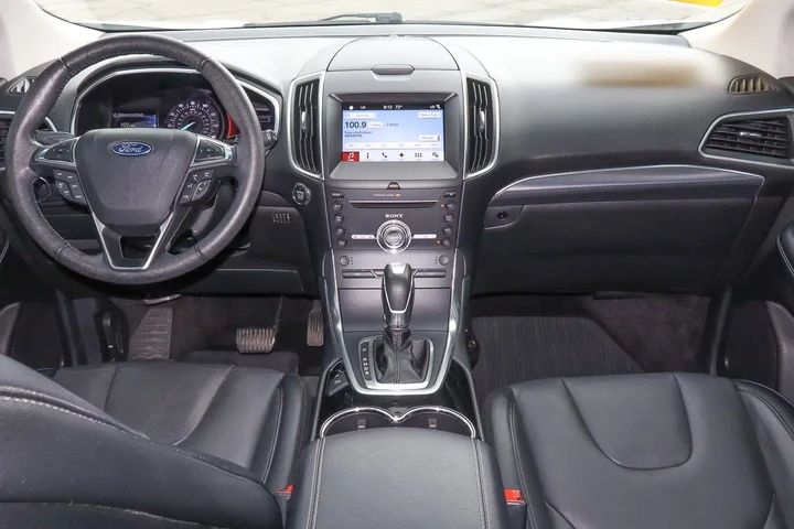 $12988 : 2017 Edge Titanium image 10