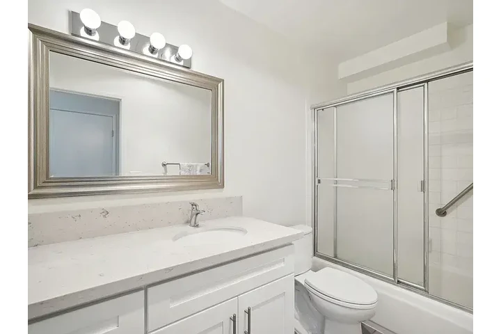 $2700 : Century Glen image 6