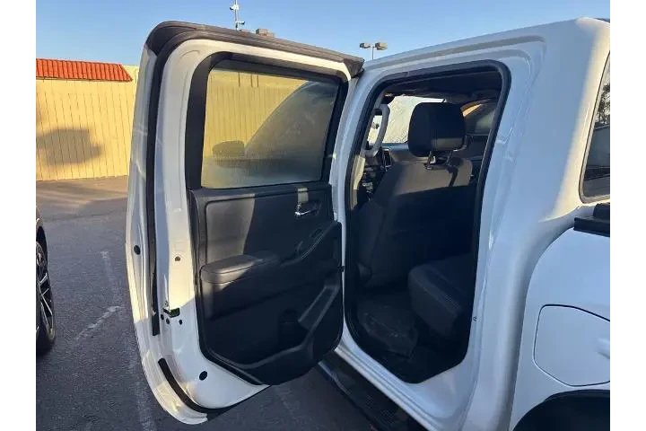 $28444 : Nissan Frontier 2022 4x4 S 4 image 10