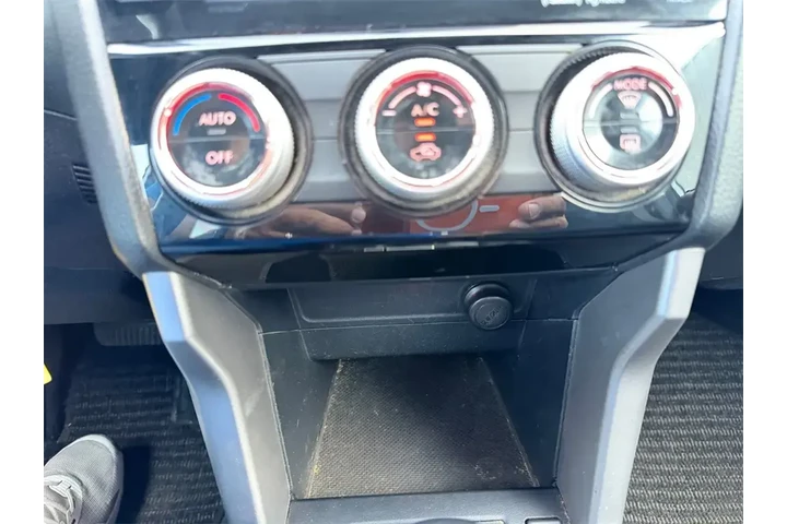 $17500 : Subaru Forester 2017 AWD 2.5 image 7