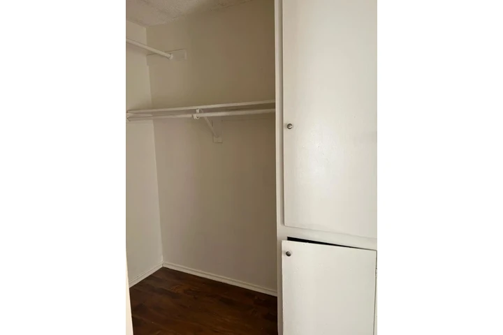 $1500 : North Hollywood image 3