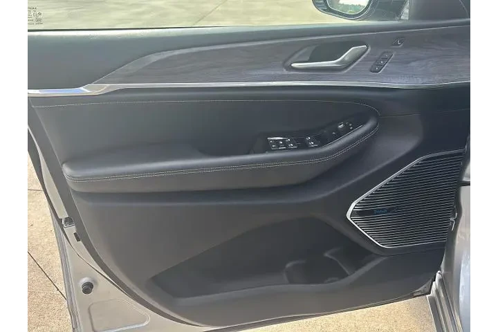 $33200 : Jeep Grand Cherokee L 2021 4 image 9