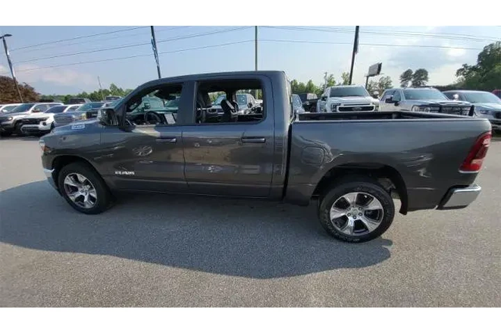 $37000 : Ram 1500 2024 4x2 Laramie 4d image 6