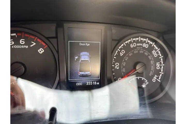 $28325 : Toyota Tacoma 2023 4x2 SR5 4 image 6