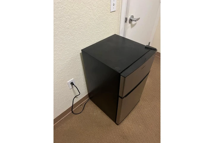 $50 : Refrigerador pequeño Whirlpool image 2