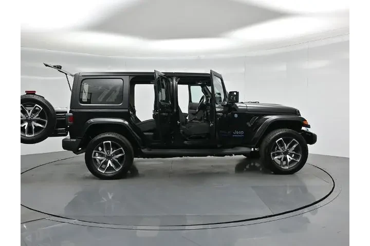 $25875 : Jeep Wrangler 2024 4x4 Willy image 5