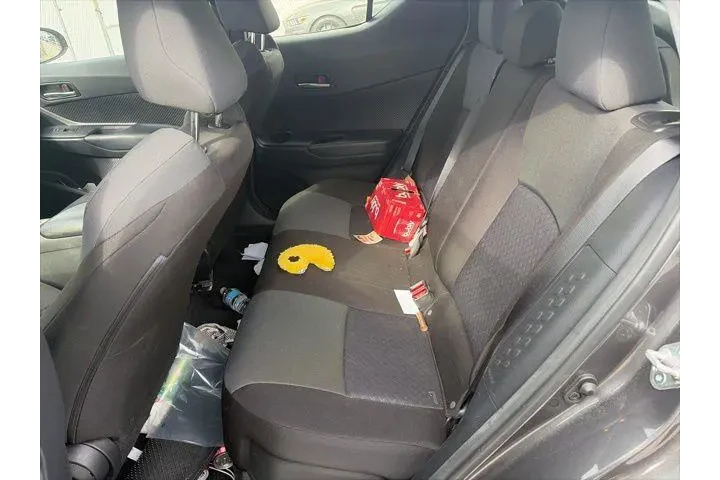 $16700 : Toyota C-HR 2020 LE 4dr Cros image 9