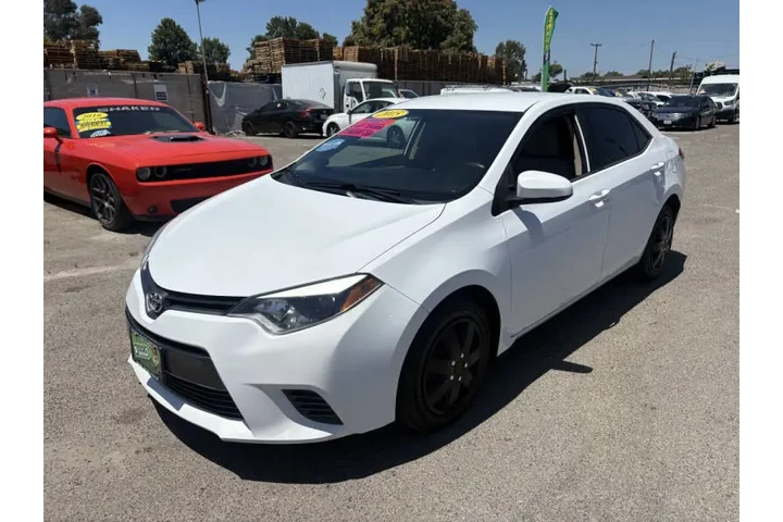 2015 Corolla LE image 4