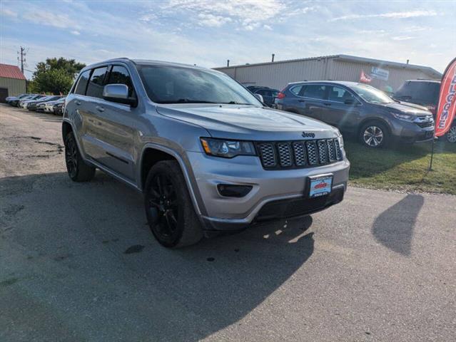 $17990 : 2018 Grand Cherokee Altitude image 9