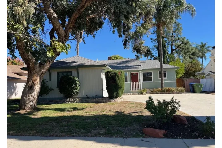 $2459 : Beautiful 3bed house image 1