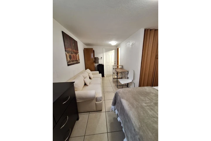 $1500 : EFFICIENCY en West Miami image 8