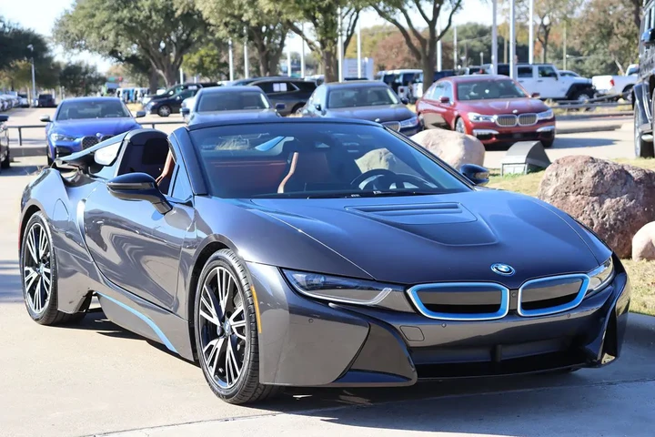 $65998 : 2019 i8 Roadster image 3