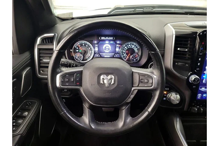 $37998 : Ram 1500 2021 4x4 Laramie 4d image 10