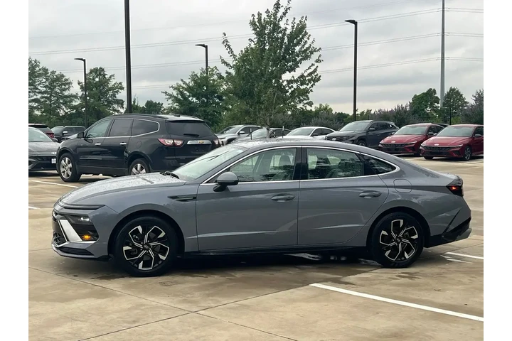 $20993 : Hyundai SONATA 2025 SEL 4dr image 4