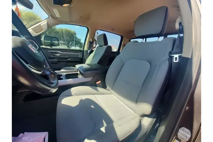 $23698 : Ram 1500 2020 4x2 Big Horn 4 image 9