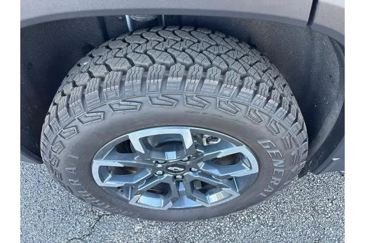 $33985 : Chevrolet Equinox 2026 4x4 A image 10