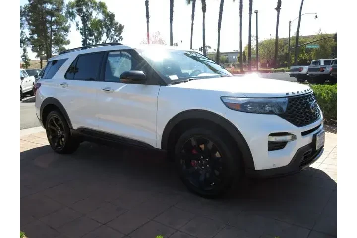 $39587 : Ford Explorer 2023 AWD ST 4d image 6